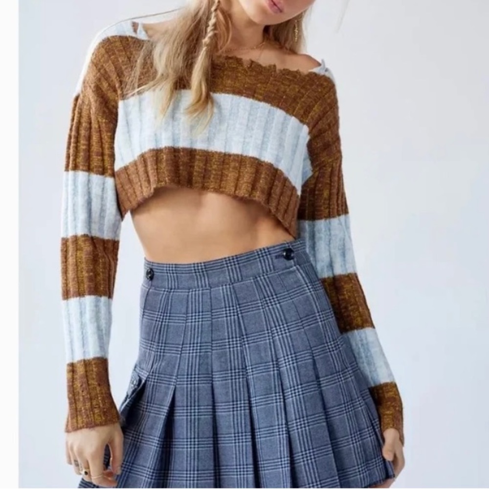 urban outfitters winona distressed crop sweater